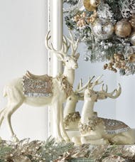 Deer with Glittered Blanket & Wreath - Set of 2